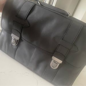 BNWT Grad School Tribe Roots Bag [Black]